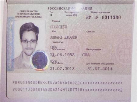 'Siêu điệp viên' Edward Snowden tìm được việc làm tại Nga Giấy phép tị nạn của Edward Snowden tại Nga