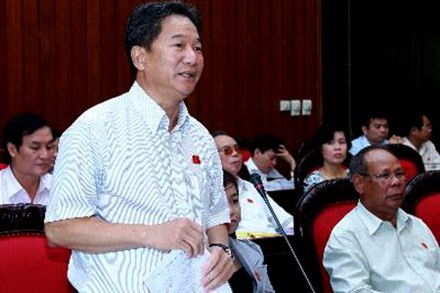 Phải coi tham nhũng như tội phản quốc Phải coi tham nhũng như tội phản quốc