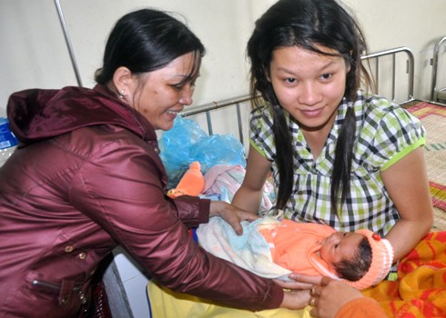 Trao nhầm trẻ sơ sinh Trao nhầm trẻ sơ sinh