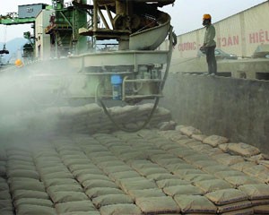 Doanh nghiệp xi măng: Tiêu thụ giảm dần, nợ nần căng thẳng Doanh nghiệp xi măng: Tiêu thụ giảm dần, nợ nần căng thẳng