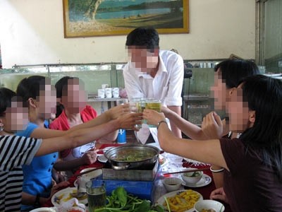 Tửu lượng cũng là 'tiêu chuẩn' thăng chức? Tửu lượng cũng là 'tiêu chuẩn' thăng chức?