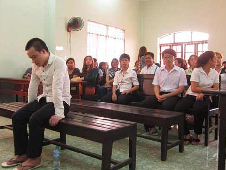 Vụ bảo vệ đánh học sinh: Bài học về ứng xử Vụ bảo vệ đánh học sinh: Bài học về ứng xử