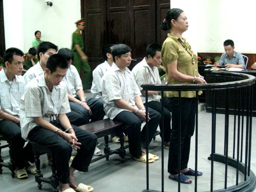 Vợ thuê sát thủ chặt tay chồng Vợ thuê sát thủ chặt tay chồng