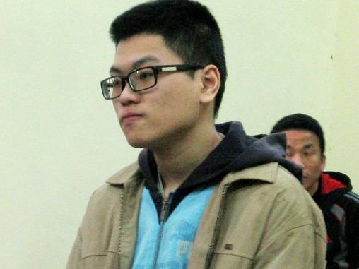 'Yêu' bạn gái 12 tuổi, lĩnh 8 năm tù 'Yêu' bạn gái 12 tuổi, lĩnh 8 năm tù