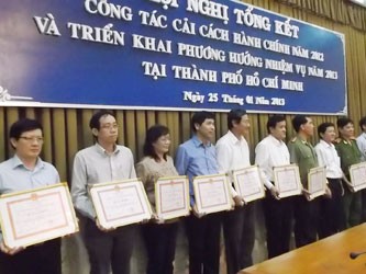 Nghèo nhưng sử dụng nhân lực rất sang Nghèo nhưng sử dụng nhân lực rất sang