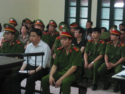 Cần hủy án để điều tra lại vụ 'cựu sỹ quan công an bị tạm giam 7 năm' Cần hủy án để điều tra lại vụ 'cựu sỹ quan công an bị tạm giam 7 năm'