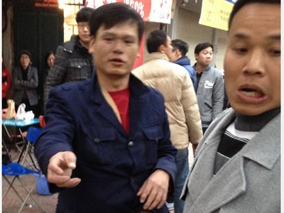 Lái xe chảy máu mồm vì hành khách 'mừng tuổi' Lái xe trình bày với phóng viên