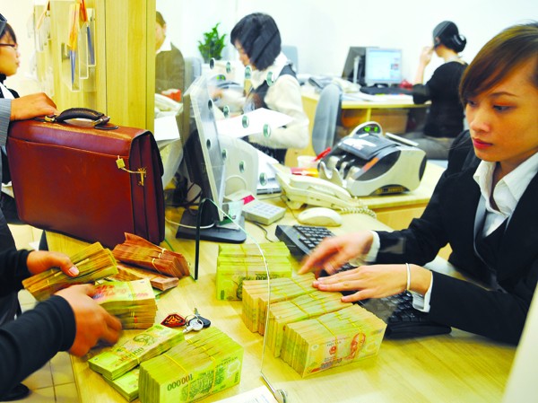 Thắt chặt tiền tệ, loại ngân hàng yếu Thắt chặt tiền tệ, loại ngân hàng yếu