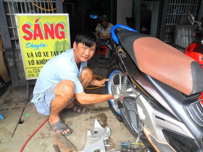 Hai anh em ở đội bóng lừng danh bươn chải kiếm sống Hai anh em ở đội bóng lừng danh bươn chải kiếm sống