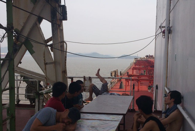 Hình ảnh chưa từng công bố về tàu Vinashinlines mắc kẹt ở Trung Quốc Hình ảnh chưa từng công bố về tàu Vinashinlines mắc kẹt ở Trung Quốc