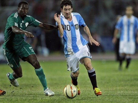 Messi 'tịt ngòi' dù Argentina thắng Nigeria Messi 'tịt ngòi' dù Argentina thắng Nigeria