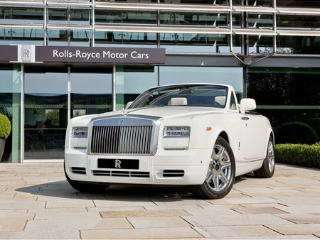 Kinh tế khó khăn, Rolls-Royce vẫn đạt doanh số kỷ lục Kinh tế khó khăn, Rolls-Royce vẫn đạt doanh số kỷ lục