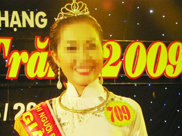 Tạm giữ Người đẹp Sóc Trăng 2009 vì môi giới bán dâm Tạm giữ Người đẹp Sóc Trăng 2009 vì môi giới bán dâm