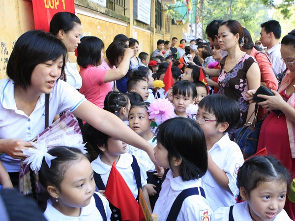 Nhiều hiệu trưởng thông cảm với… phong bì Nhiều hiệu trưởng cho rằng, "dư luận nhiều khi thổi phồng khi phụ huynh quan tâm các thầy cô giáo" Ảnh: Hồng Vĩnh