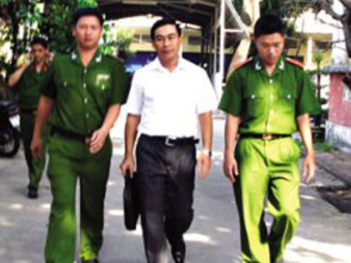 Hàng loạt 'sếp' Agribank sắp ra tòa Hàng loạt 'sếp' Agribank sắp ra tòa