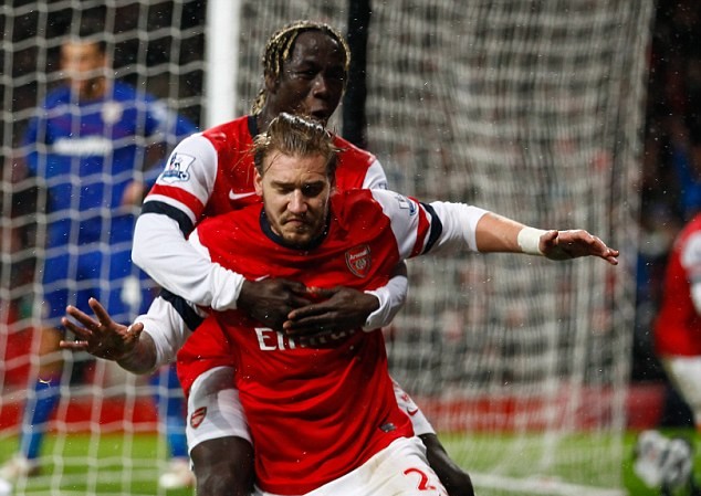 Arsenal - Cardiff (2-0): Người hùng Bendtner Arsenal - Cardiff (2-0): Người hùng Bendtner