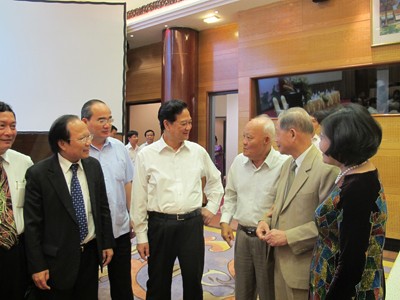 Nhìn nhận yếu kém trong phát triển văn hóa Nhìn nhận yếu kém trong phát triển văn hóa
