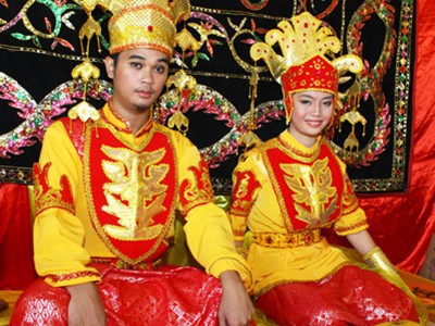 Kì cục nghi lễ nhốt vợ chồng mới cưới 3 ngày Kì cục nghi lễ nhốt vợ chồng mới cưới 3 ngày
