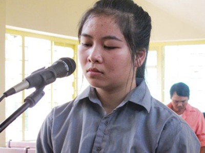 Nữ sinh đâm chết bạn tại cổng trường Nữ sinh đâm chết bạn tại cổng trường