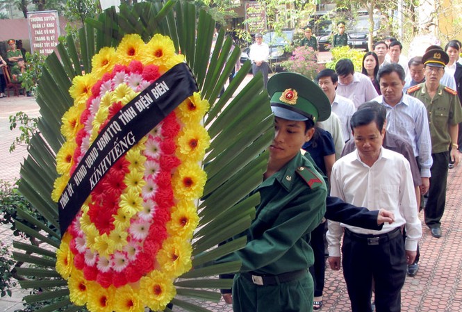 Đối tượng ma túy đâm chết trung úy biên phòng Bộ đội Biên phòng tỉnh Điện Biên trong và lãnh đạo tỉnh trong lễ viếng