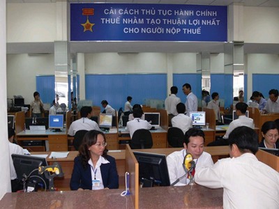 Cơ quan thuế 'nịnh' doanh nghiệp để đòi nợ DN kiệt sức, ngành thuế cũng “ốm” theo (nguồn: HNM)