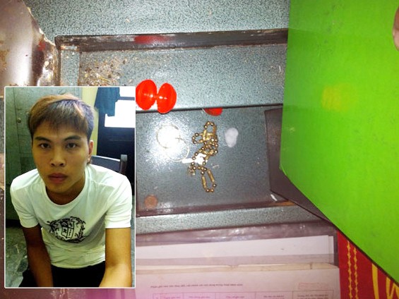 Phá án nhờ đôi dép Phá án nhờ đôi dép