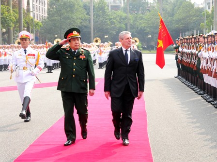 Bộ trưởng Bộ Quốc phòng Italia thăm Việt Nam Bộ trưởng Bộ Quốc phòng Italia thăm Việt Nam