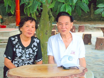 Lại rụng thêm một chiếc lá Lại rụng thêm một chiếc lá