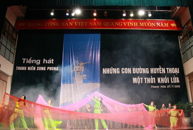 Vang mãi tiếng hát những cô gái mở đường Vang mãi tiếng hát những cô gái mở đường