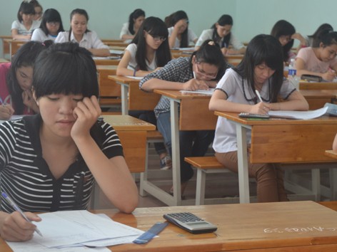 Thí sinh bật khóc vì đi thi muộn Thí sinh bật khóc vì đi thi muộn