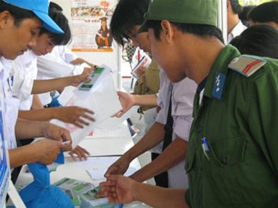 Quân nhân nộp hồ sơ đăng ký thi ĐH ở đâu? Quân nhân nộp hồ sơ đăng ký thi ĐH ở đâu?