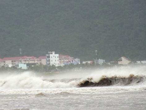 Lập sở chỉ huy ứng phó bão, học sinh nghỉ học Lập sở chỉ huy ứng phó bão, học sinh nghỉ học