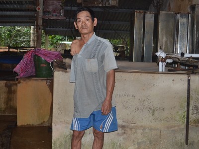 Điều tra quy trình tác nghiệp của phóng viên vụ ' người cụt tay lái xe' Điều tra quy trình tác nghiệp của phóng viên vụ ' người cụt tay lái xe'