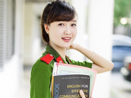 Vẻ đẹp trong veo của hoa khôi trường Cảnh sát Vẻ đẹp trong veo của hoa khôi trường Cảnh sát