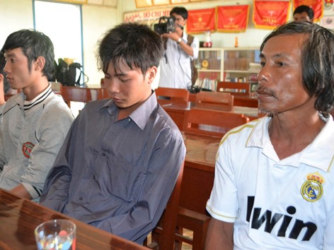 Cứu sống 7 ngư dân gặp nạn trên biển Cứu sống 7 ngư dân gặp nạn trên biển