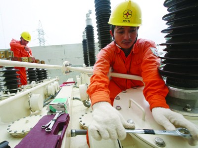 Chưa giảm giá điện vì khoản lỗ của EVN Chưa giảm giá điện vì khoản lỗ của EVN