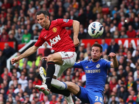Ryan Giggs vừa đá bóng và làm HLV tại M.U Ryan Giggs vừa đá bóng và làm HLV tại M.U