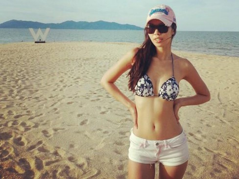Đi 'hành xác', Hà Anh vẫn bốc lửa với bikini Đi 'hành xác', Hà Anh vẫn bốc lửa với bikini
