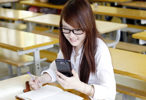 Smartphone giá rẻ bán chạy mùa tựu trường Smartphone giá rẻ bán chạy mùa tựu trường