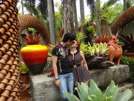 'Phi công trẻ' Hoàng Việt mặn nồng với nữ tỷ phú U60 'Phi công trẻ' Hoàng Việt mặn nồng với nữ tỷ phú U60