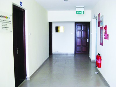 Lại nở rộ thuê chung cư làm văn phòng Có đến 5/7 căn hộ làm trụ sở Cty tại một tầng của chung cư Vimeco