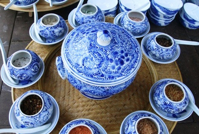Cơm muối vương giả Mâm cơm với chín món muối