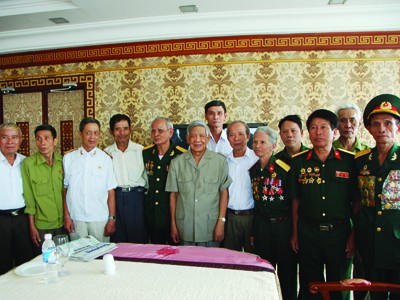 Gặp lại cựu Tổng Bí thư Lê Khả Phiêu Gặp lại cựu Tổng Bí thư Lê Khả Phiêu