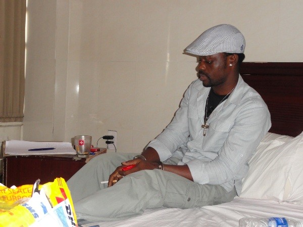 Bắt giữ trùm ma túy xuyên quốc gia người Nigeria A.DM bị bắt quả tang khi nhận gói hàng phát chuyển nhanh chứa ma túy đá – cơ quan hải quan cung cấp