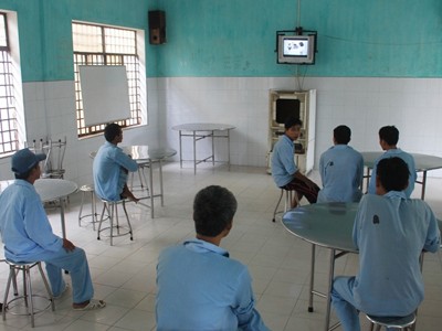 Đắng lòng người tâm thần bị bỏ rơi ngoài xã hội Đắng lòng người tâm thần bị bỏ rơi ngoài xã hội
