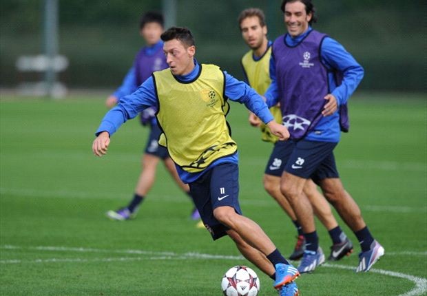 HLV Wenger nóng ruột ngóng Mesut Ozil HLV Wenger nóng ruột ngóng Mesut Ozil