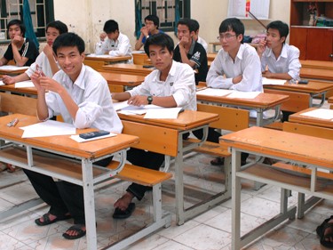 Tổ chức thi ĐH-CĐ ở các trường tiểu học: Bộ có phạt cũng chịu! Tổ chức thi ĐH-CĐ ở các trường tiểu học: Bộ có phạt cũng chịu!