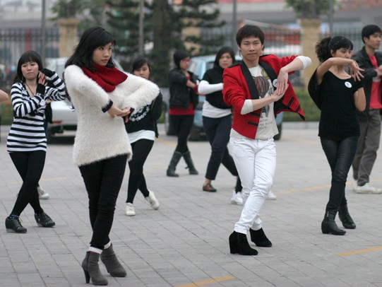 Nhảy flashmob trên giày cao gót Nhảy flashmob trên giày cao gót