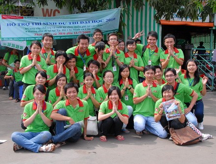 Tôn vinh tình nguyện viên Tôn vinh tình nguyện viên
