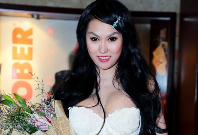 Phi Thanh Vân: ‘Tôi cô đơn giữa cuộc đời’ Phi Thanh Vân: ‘Tôi cô đơn giữa cuộc đời’